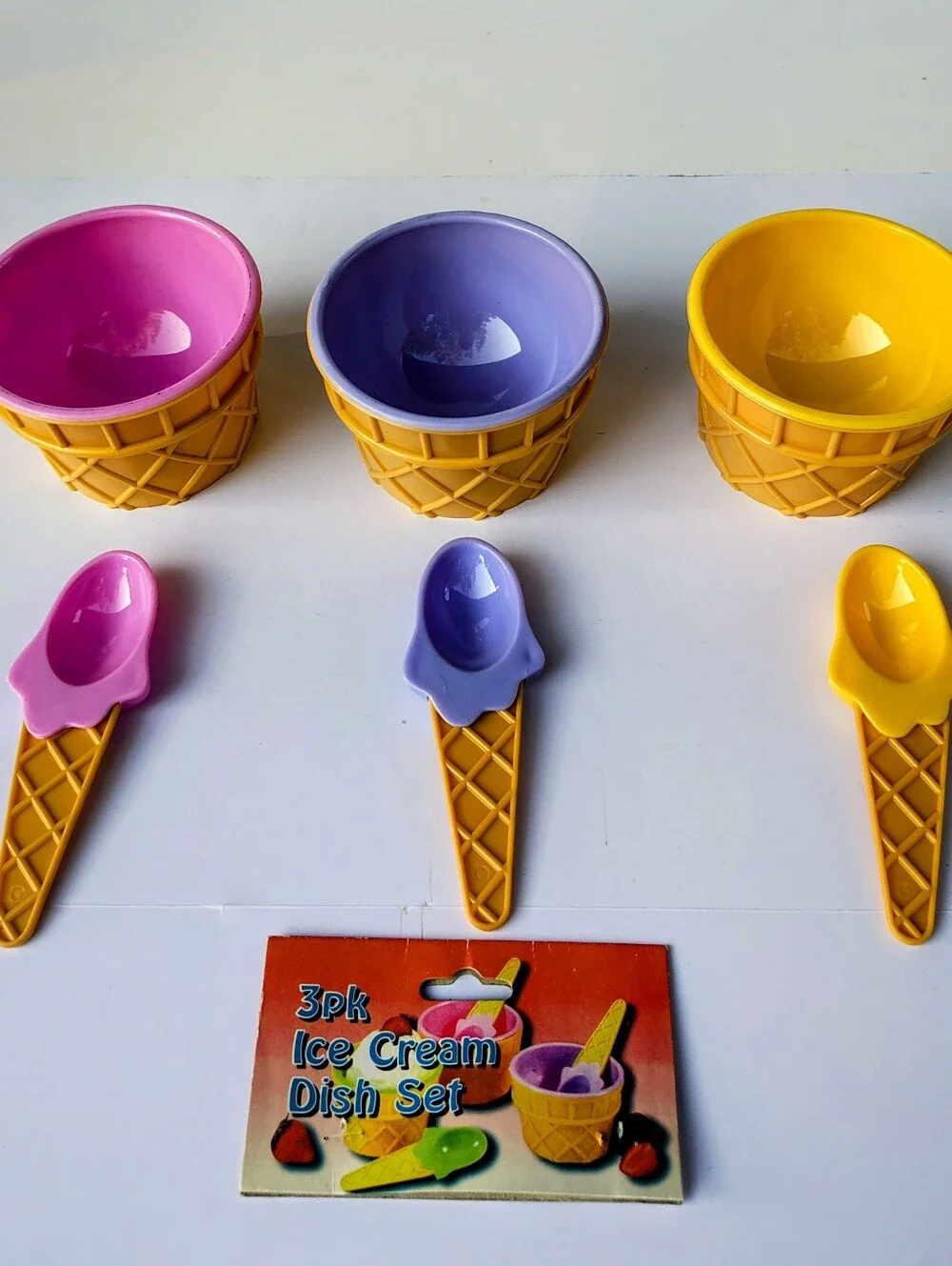 Vintage 3 Waffle Cone Ice Cream Bowl Set Pastel Plastic w/Matching Spoons NEW